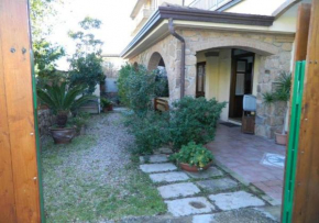 CASA CON VERANDA A POCHI PASSI DAL MARE